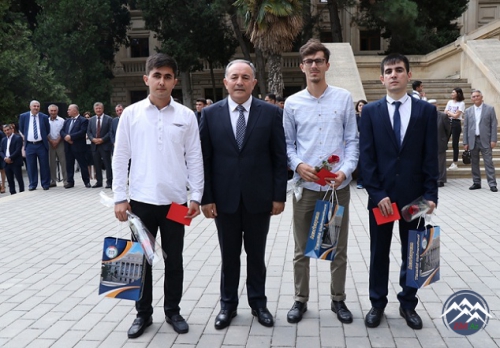 AzTU-da yeni tədris ilinin başlanmasına və “Bilik Günü”nə həsr olunmuş tədbir keçirilib