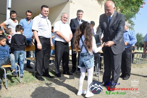 Nazir Paata Zakareişvili Marneuli ictimai məktəblərində qonaq oldu!