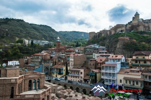 Azərbaycan dilinin tədrisi tarixində mühüm bir dövr: = Tiflis ziyalı mühiti ...