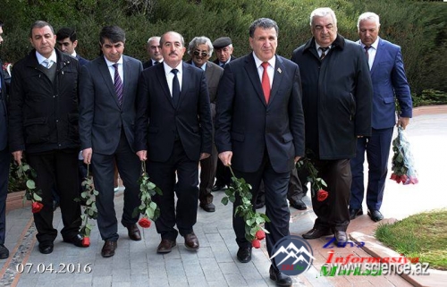 Böyük mütəfəkkir Cəlil Məmmədquluzadənin məzarı önündə anım tədbiri keçirildi