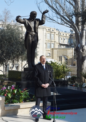 İlham Əliyev görkəmli dirijor, maestro Niyazinin Bakıda abidəsinin açılış mərasimində iştirak edib