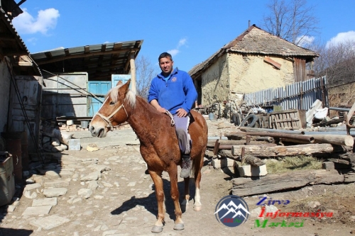 HƏYACAN TƏBİLİ: Gürcüstanda 100 illərdi yaşayırlar, haqlarında heç kim heç nə bilmir - LAHICDAN GEDİBLƏRMİŞ... Amma bəziləri özlərini "AZƏRBAYCANLI" hesab etmirlər... NİYƏ?... Oxumaq və düşünmək lazımdır!!! ... SOSSS!...