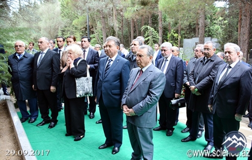 Tanınmış alim Lütfi Zadə son mənzilə yola salınıb