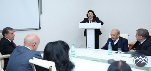 “İzahlı dilçilik terminləri lüğəti”nin təqdimatı olub