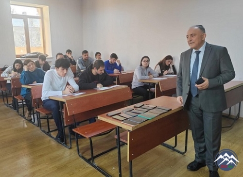 AzTU-nun rektoru qış imtahan sessiyasının gedişini izləyib