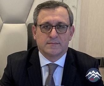 Adəm İsmayil Bakuvi: 