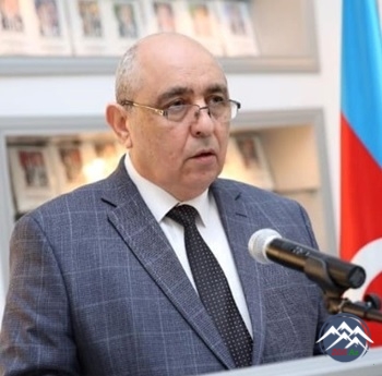 Əyyub Kərimov: "El Bakuvinin (Eldar Hüseynov) “Prometey” əsərinin müqəddiməsinin fəlsəfi çalarları"