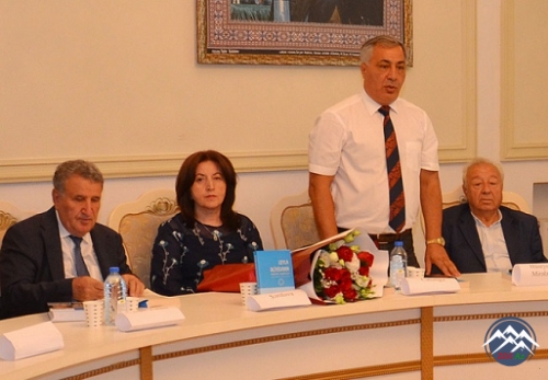 Salidə Şərifovanın “Leyla Əliyevanın poetik dünyası” kitabının təqdimatı keçirilib