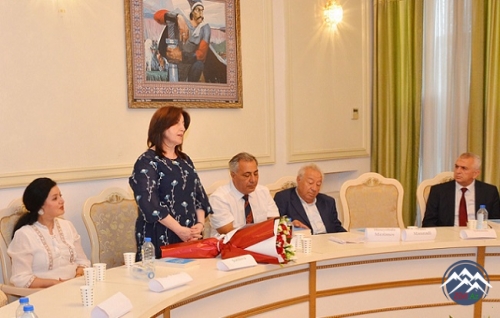 Salidə Şərifovanın “Leyla Əliyevanın poetik dünyası” kitabının təqdimatı keçirilib