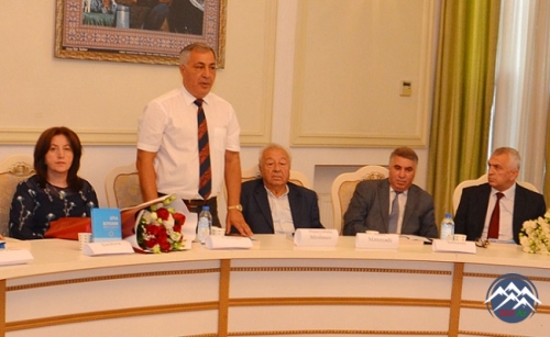 Salidə Şərifovanın “Leyla Əliyevanın poetik dünyası” kitabının təqdimatı keçirilib
