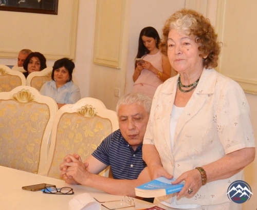 Salidə Şərifovanın “Leyla Əliyevanın poetik dünyası” kitabının təqdimatı keçirilib