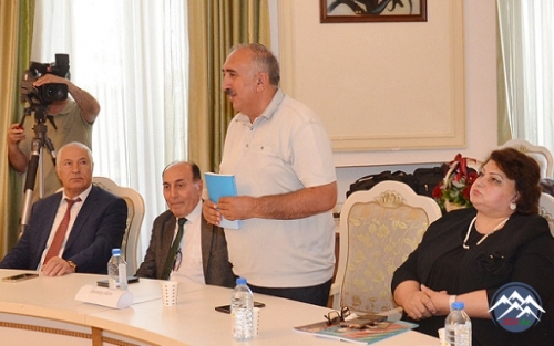 Salidə Şərifovanın “Leyla Əliyevanın poetik dünyası” kitabının təqdimatı keçirilib