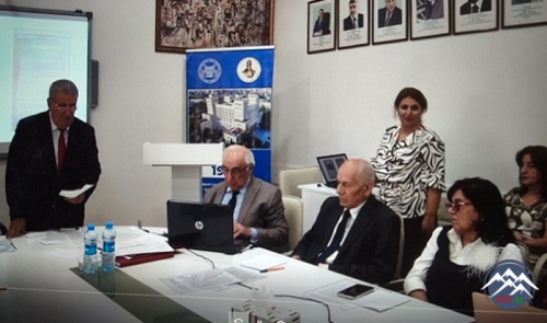 AYGÜL ÇOBANOVA DİSSERTASİYA İŞİNİ UĞURLA MÜDAFİƏ EDİB