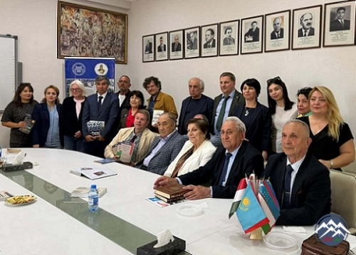 AMEA Ədəbiyyat İnstitutunda Almaniyadan gələn ziyalılarla görüş olub