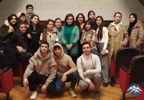 Elmin və mətbuatın qovşağında