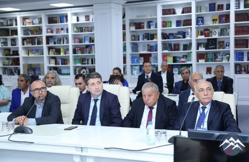 AMEA-da USTAD AŞIQ HÜSEYN SARAÇLInın 110 illik YUBİLEYİnə həsr olunan BEYNƏLXALQ ELMİ KONFRANS KEÇİRİLİB