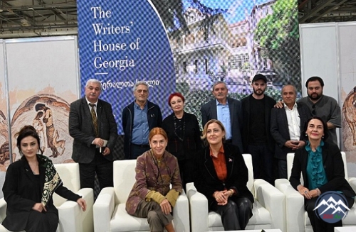 GÜRCÜSTANDA YAŞAYAN SOYDAŞLARIMIZ  XII BEYNƏLXALQ KİTAB SƏRGİSİNDƏ